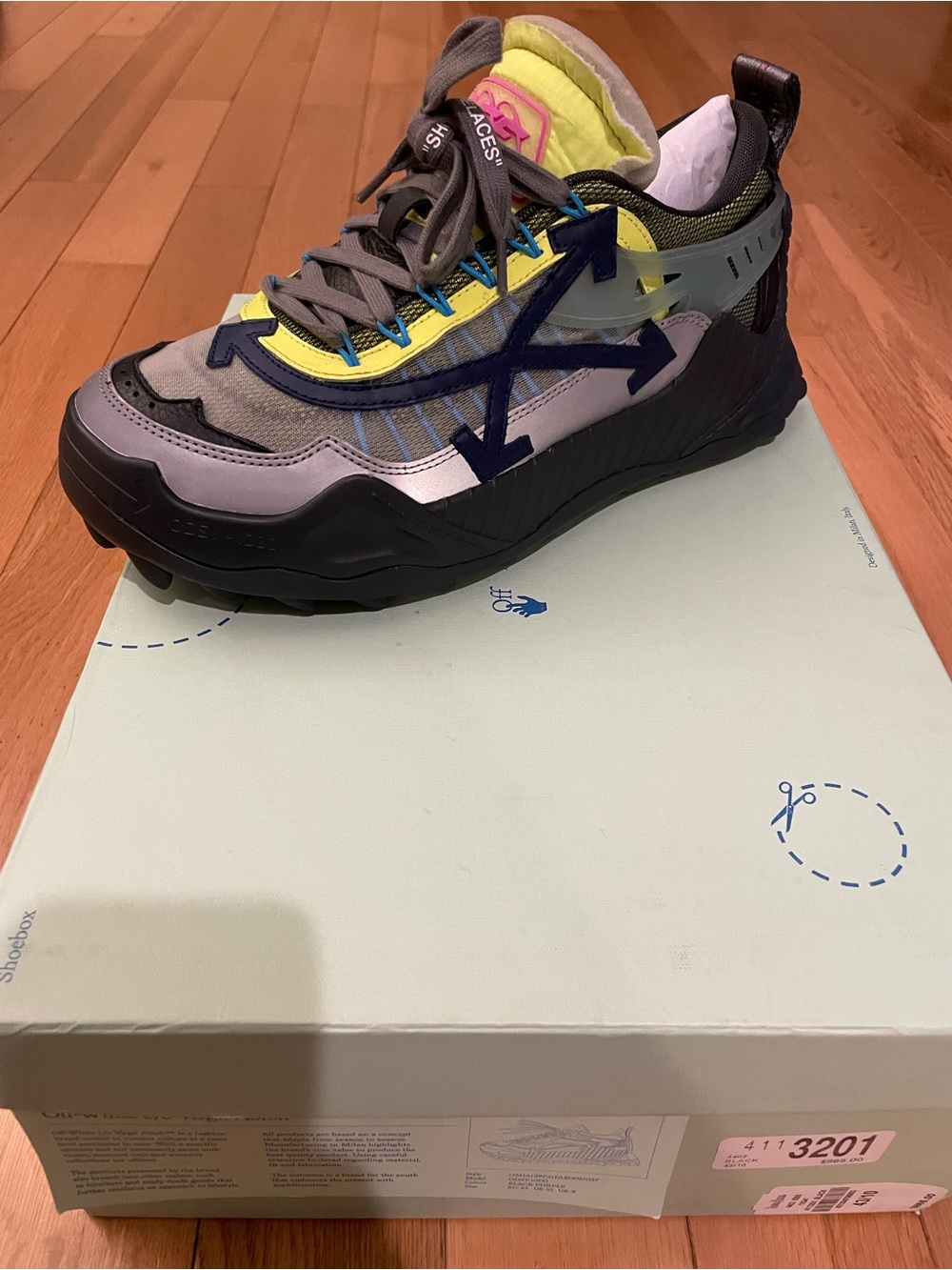 Off-White Men's Gray and Yellow Arrow Runner Sneaker